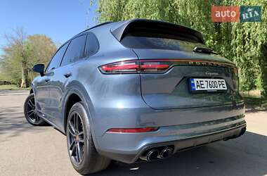 Внедорожник / Кроссовер Porsche Cayenne 2019 в 