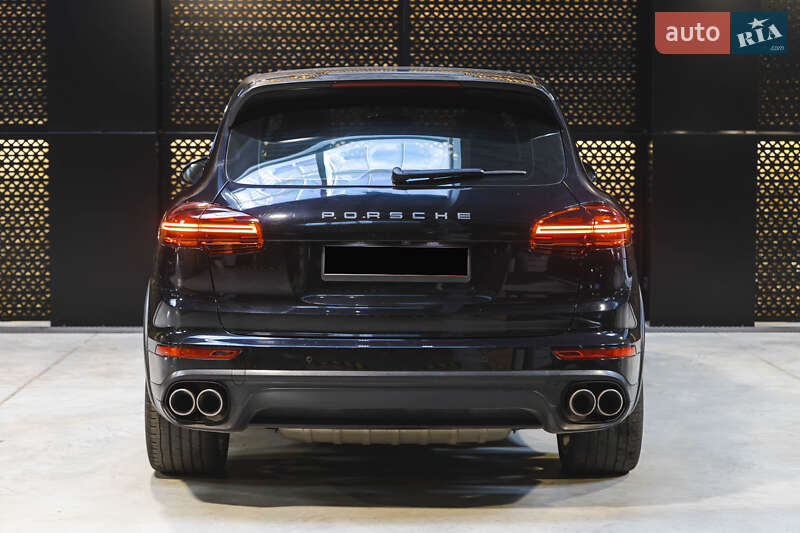 Внедорожник / Кроссовер Porsche Cayenne 2014 в Луцке