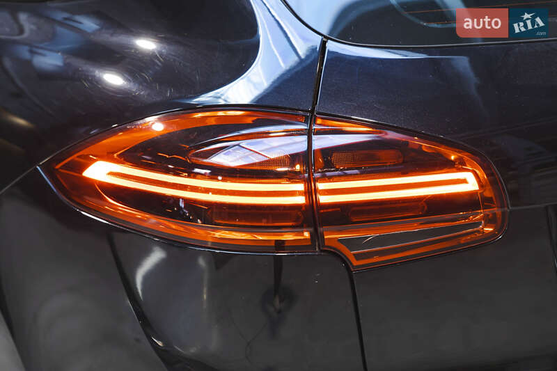 Внедорожник / Кроссовер Porsche Cayenne 2014 в Луцке