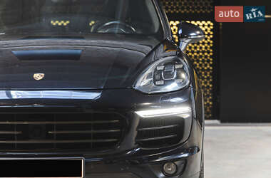 Позашляховик / Кросовер Porsche Cayenne 2014 в 