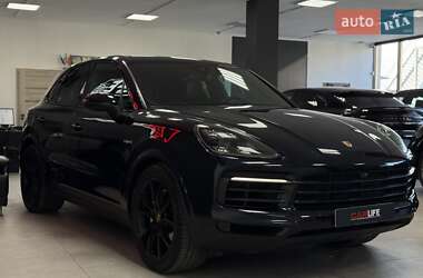 Позашляховик / Кросовер Porsche Cayenne 2019 в 