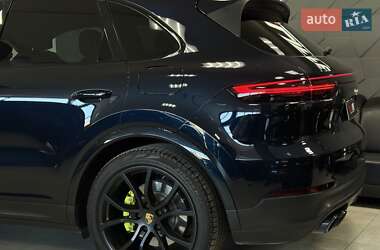 Позашляховик / Кросовер Porsche Cayenne 2019 в 
