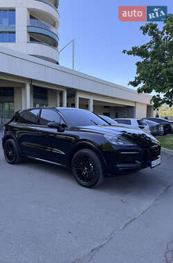 Внедорожник / Кроссовер Porsche Cayenne 2018 в 