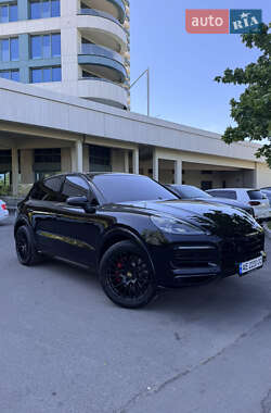 Внедорожник / Кроссовер Porsche Cayenne 2018 в 