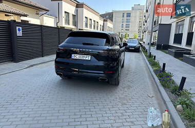 Позашляховик / Кросовер Porsche Cayenne 2019 в 