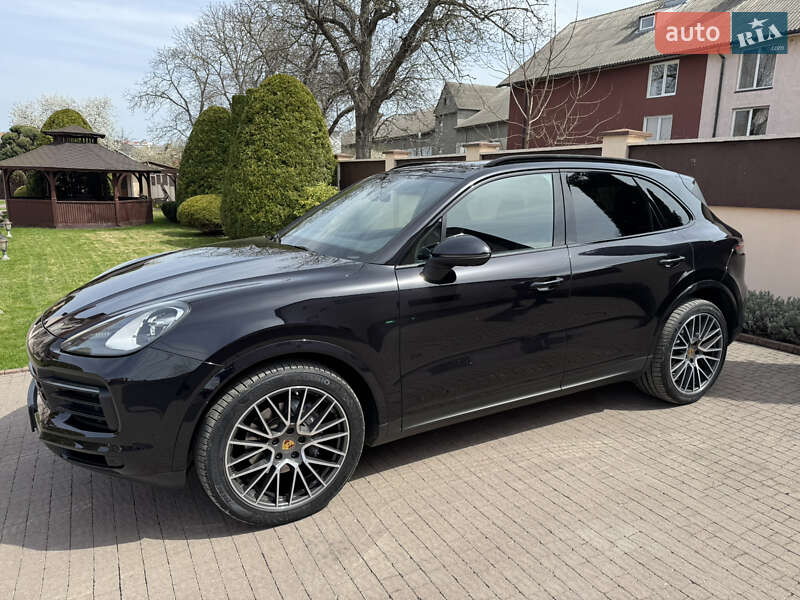 Внедорожник / Кроссовер Porsche Cayenne 2018 в Черновцах
