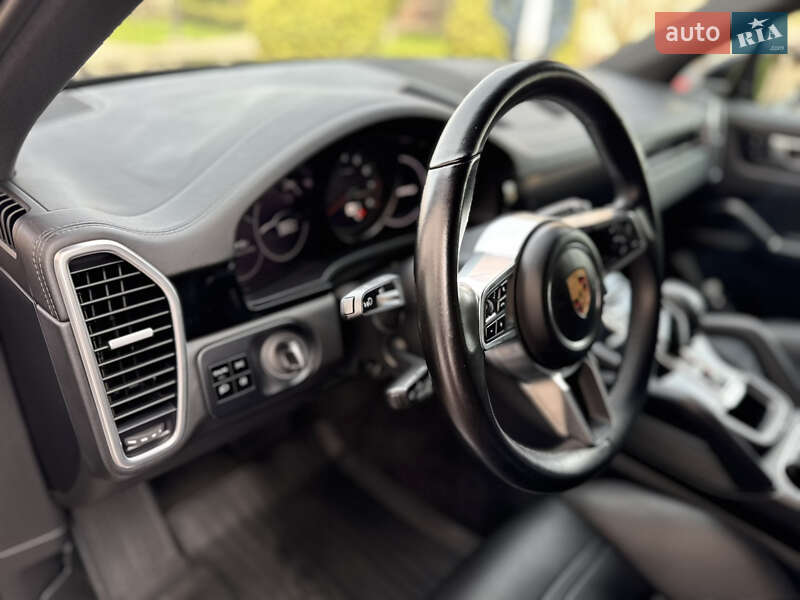 Внедорожник / Кроссовер Porsche Cayenne 2018 в Черновцах