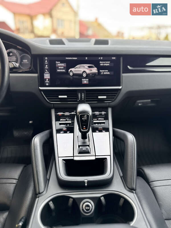 Внедорожник / Кроссовер Porsche Cayenne 2018 в Черновцах