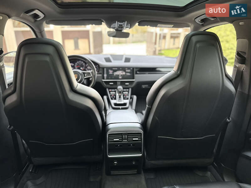 Внедорожник / Кроссовер Porsche Cayenne 2018 в Черновцах