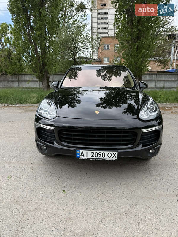 Внедорожник / Кроссовер Porsche Cayenne 2014 в 
