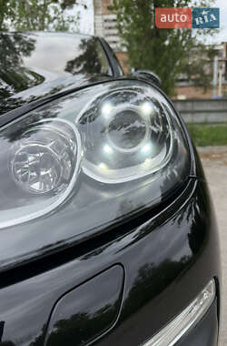 Внедорожник / Кроссовер Porsche Cayenne 2014 в 