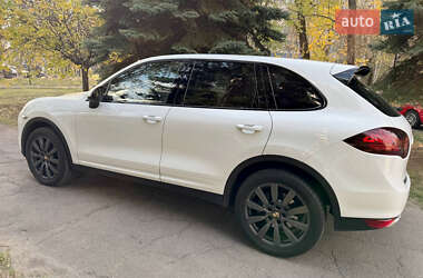Внедорожник / Кроссовер Porsche Cayenne 2012 в 