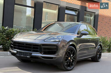 Внедорожник / Кроссовер Porsche Cayenne 2018 в 