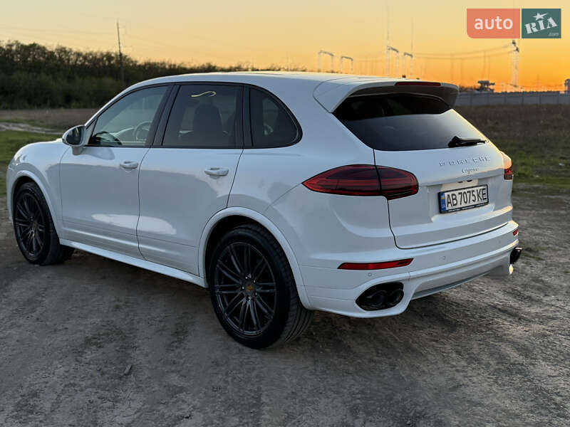 Внедорожник / Кроссовер Porsche Cayenne 2015 в Виннице