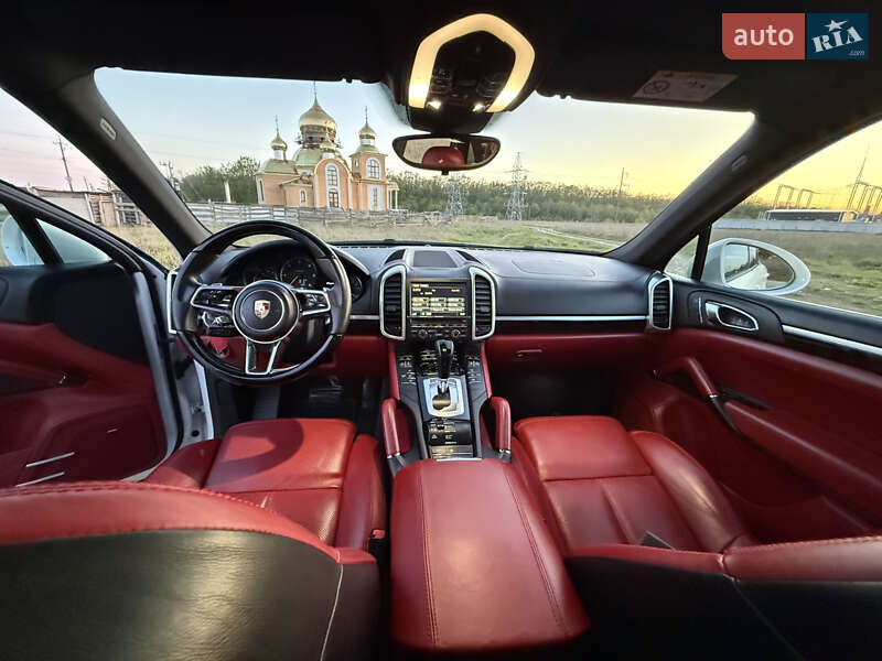Внедорожник / Кроссовер Porsche Cayenne 2015 в Виннице
