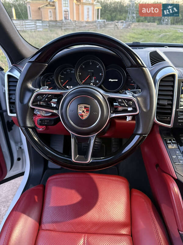 Внедорожник / Кроссовер Porsche Cayenne 2015 в Виннице