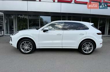 Внедорожник / Кроссовер Porsche Cayenne 2022 в 
