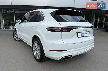 Внедорожник / Кроссовер Porsche Cayenne 2022 в 