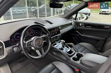 Внедорожник / Кроссовер Porsche Cayenne 2022 в 