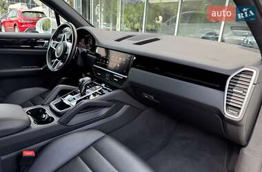 Внедорожник / Кроссовер Porsche Cayenne 2022 в 