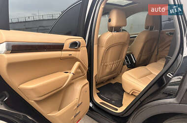 Внедорожник / Кроссовер Porsche Cayenne 2010 в 
