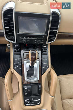 Внедорожник / Кроссовер Porsche Cayenne 2010 в 