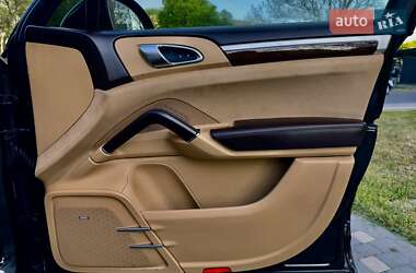Внедорожник / Кроссовер Porsche Cayenne 2013 в 