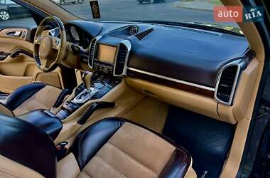 Внедорожник / Кроссовер Porsche Cayenne 2013 в 
