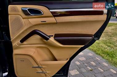 Внедорожник / Кроссовер Porsche Cayenne 2013 в 