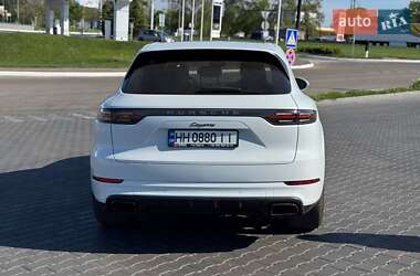 Позашляховик / Кросовер Porsche Cayenne 2020 в 