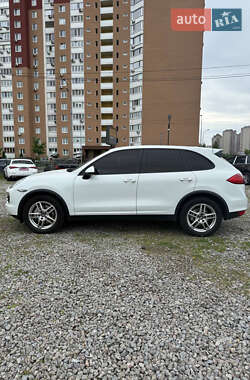 Внедорожник / Кроссовер Porsche Cayenne 2012 в 