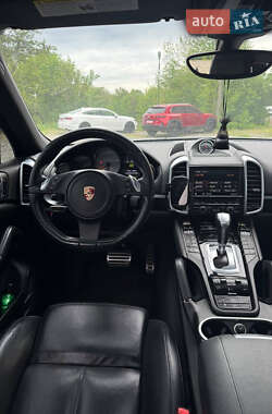Внедорожник / Кроссовер Porsche Cayenne 2012 в 