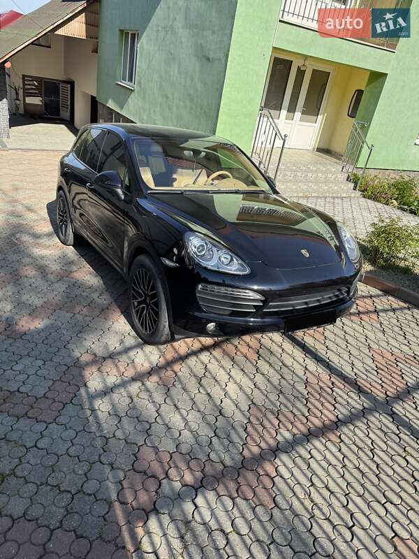 Позашляховик / Кросовер Porsche Cayenne 2011 в 