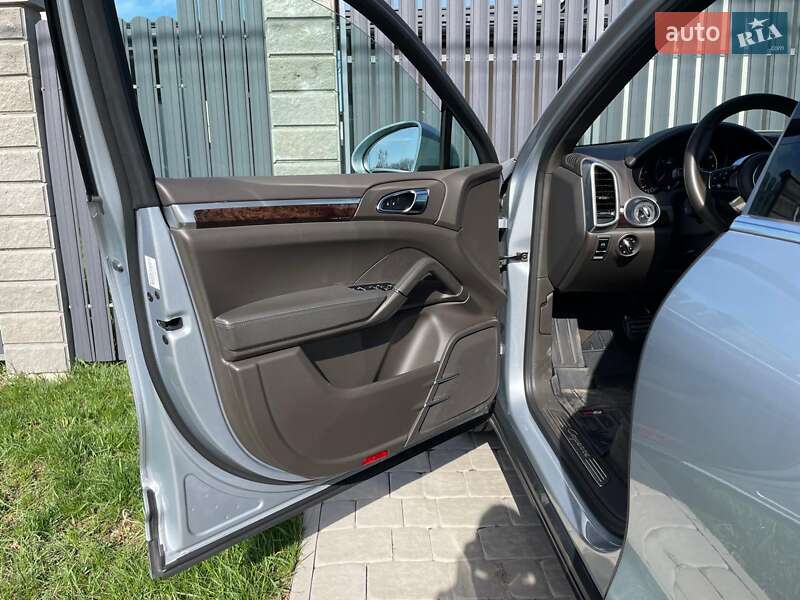 Позашляховик / Кросовер Porsche Cayenne 2015 в Києві фото 23 Позашляховик / Кросовер Porsche Cayenne 2015 в Києві
