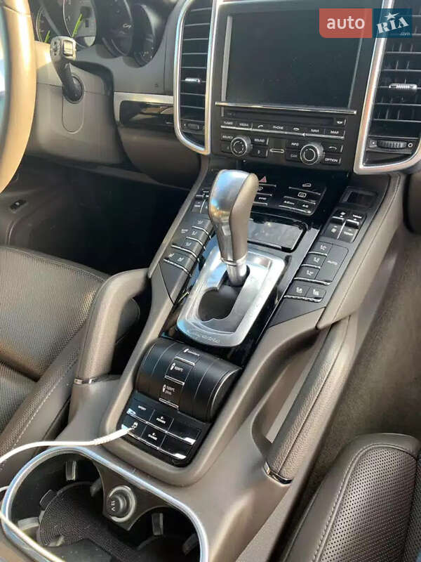 Внедорожник / Кроссовер Porsche Cayenne 2016 в Днепре