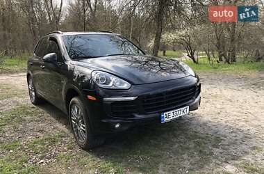 Внедорожник / Кроссовер Porsche Cayenne 2016 в 