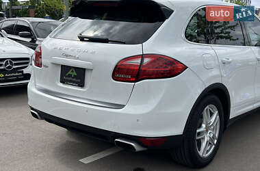 Внедорожник / Кроссовер Porsche Cayenne 2014 в 