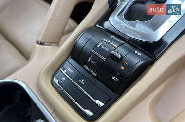 Внедорожник / Кроссовер Porsche Cayenne 2014 в 