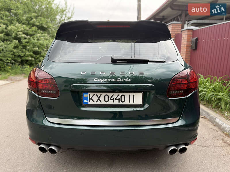 Позашляховик / Кросовер Porsche Cayenne 2013 в Києві