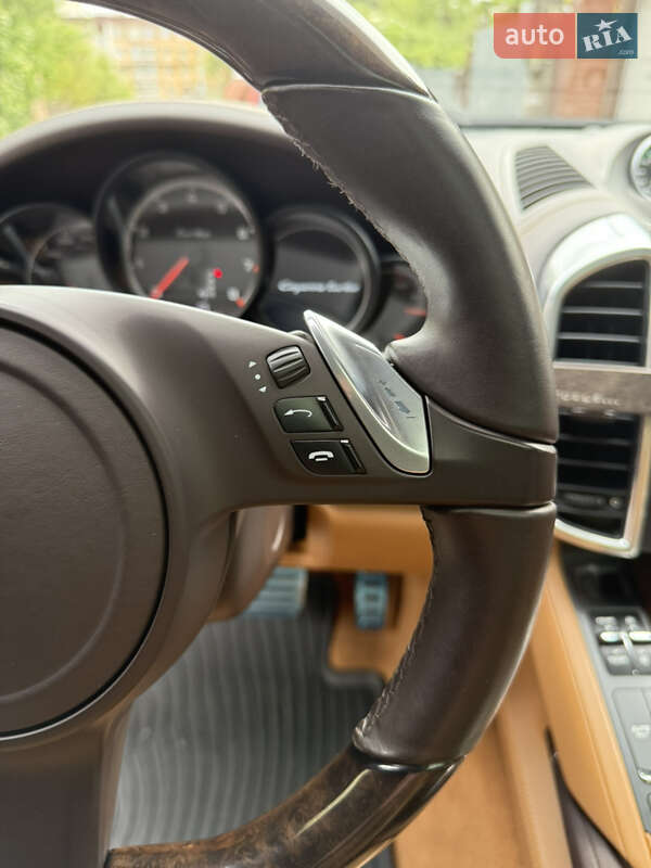 Позашляховик / Кросовер Porsche Cayenne 2013 в Києві