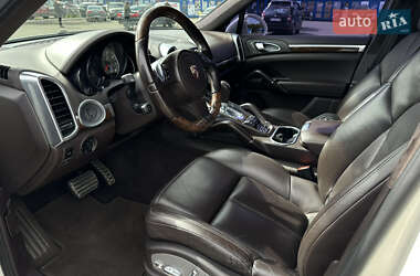 Внедорожник / Кроссовер Porsche Cayenne 2011 в 
