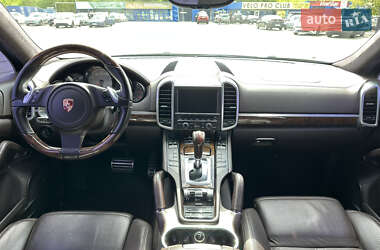 Внедорожник / Кроссовер Porsche Cayenne 2011 в 