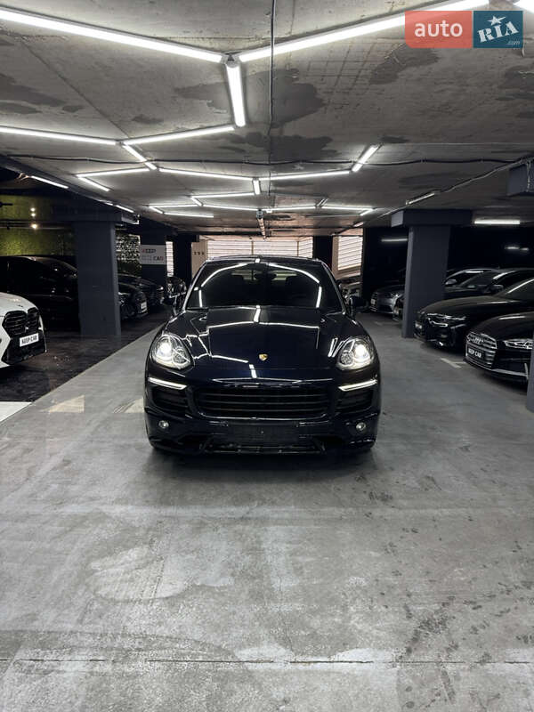 Позашляховик / Кросовер Porsche Cayenne 2015 в Одесі