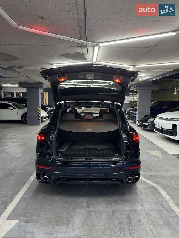 Позашляховик / Кросовер Porsche Cayenne 2015 в Одесі