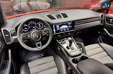 Внедорожник / Кроссовер Porsche Cayenne 2019 в 