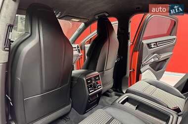 Внедорожник / Кроссовер Porsche Cayenne 2019 в 