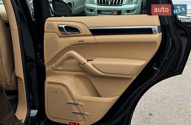 Внедорожник / Кроссовер Porsche Cayenne 2015 в 