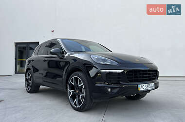 Внедорожник / Кроссовер Porsche Cayenne 2016 в 