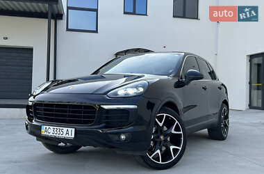 Внедорожник / Кроссовер Porsche Cayenne 2016 в 