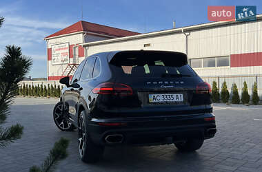 Внедорожник / Кроссовер Porsche Cayenne 2016 в 